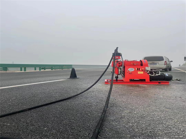 鹿城马路路基路面开裂下沉注浆加固灌浆